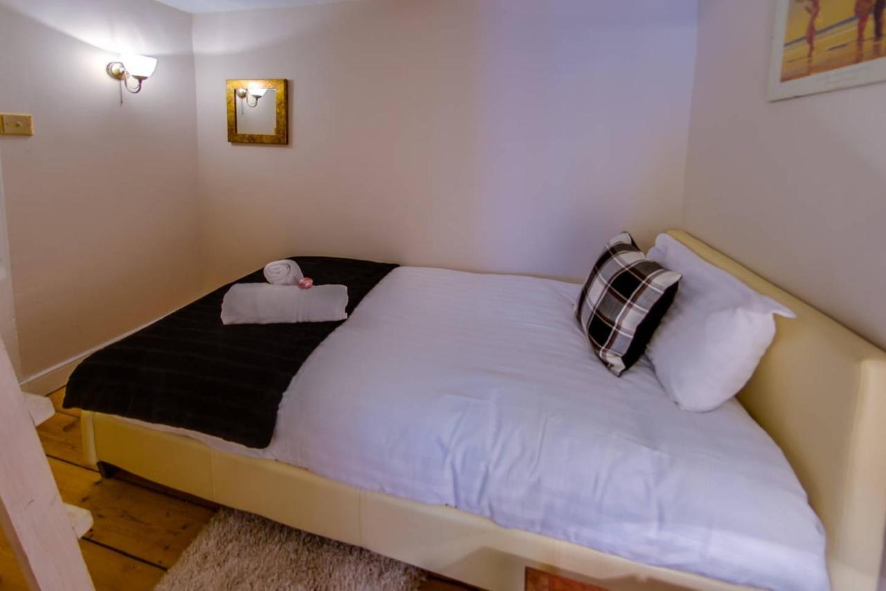 Joivy Spacious Apartment Next To The Meadows エディンバラ エクステリア 写真